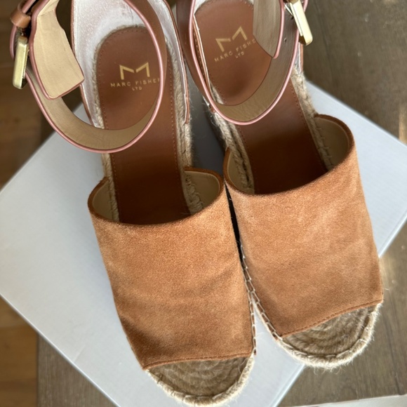 Marc Fisher Adalyn Espadrille Wedge Sandals 9M EUC Tan/Brown - Picture 3 of 5